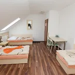 Hviezda 게스트하우스 *